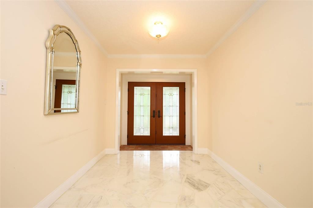 102 Pineview Court Altamonte Springs, FL 32714 - Photo 5 of 59 an empty room with windows