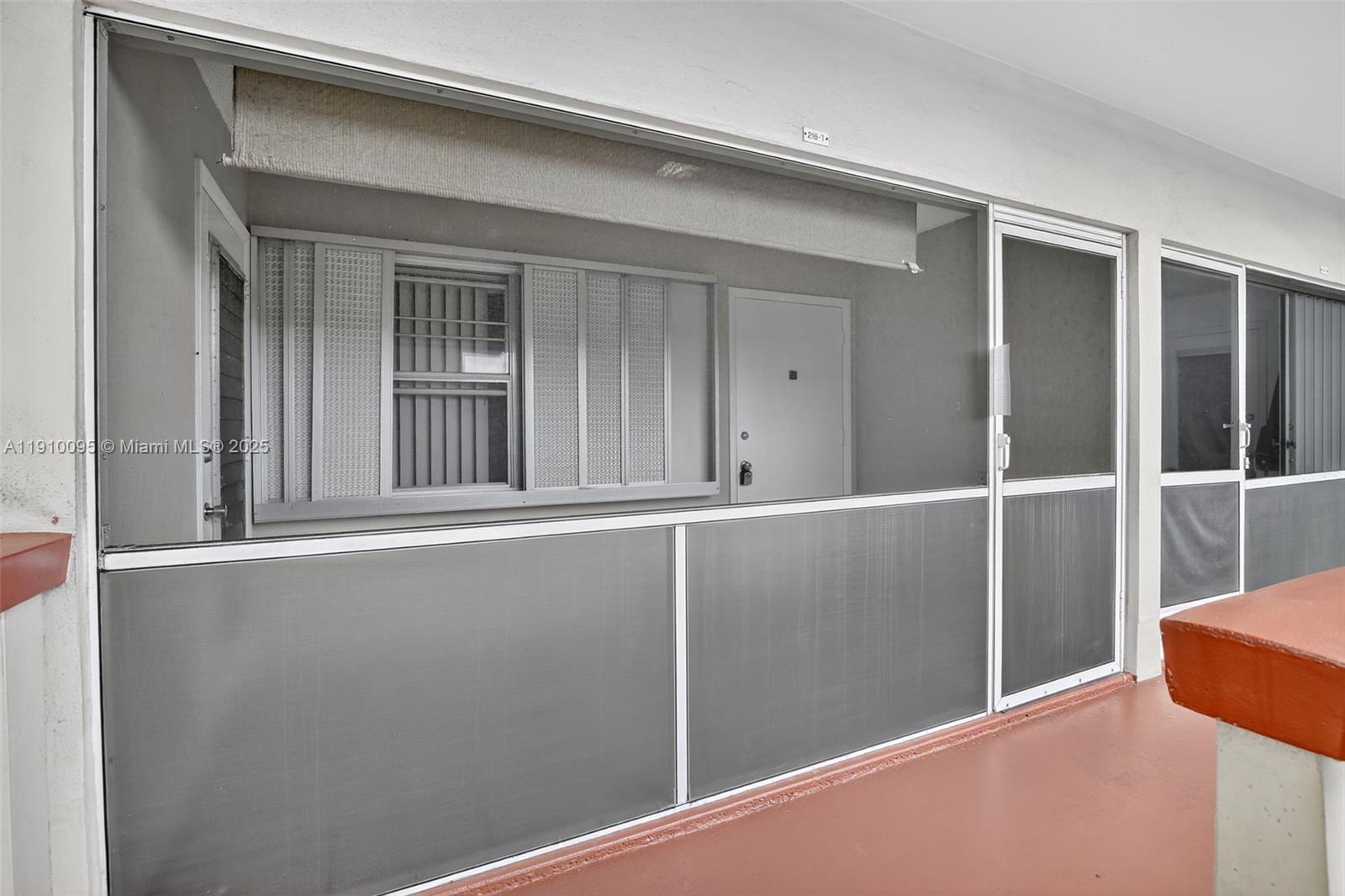 5300 Washington Street, Unit T218 Hollywood, FL 33021 - Photo 4 of 36 a view of an empty room