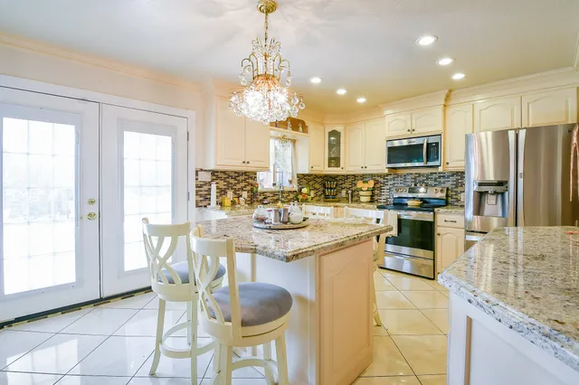 $2,100 | 9411 Kingsvalley Drive, Houston, TX 77075