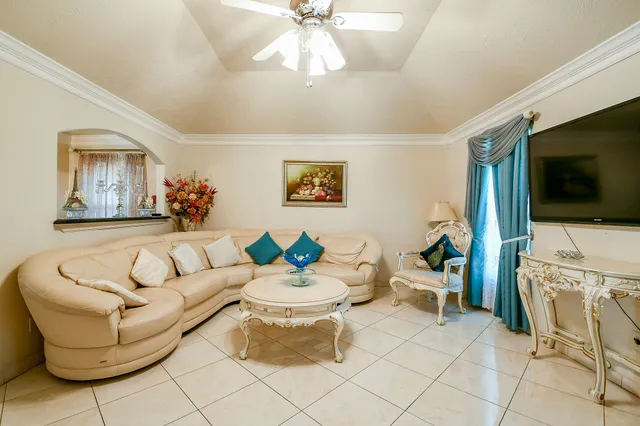 $2,100 | 9411 Kingsvalley Drive, Houston, TX 77075