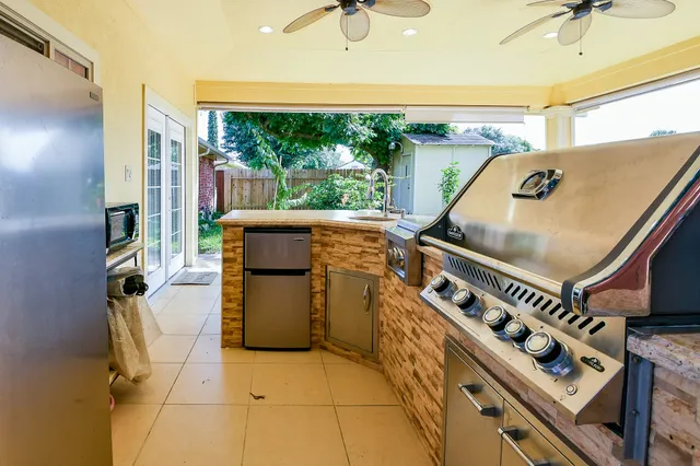 $2,100 | 9411 Kingsvalley Drive, Houston, TX 77075