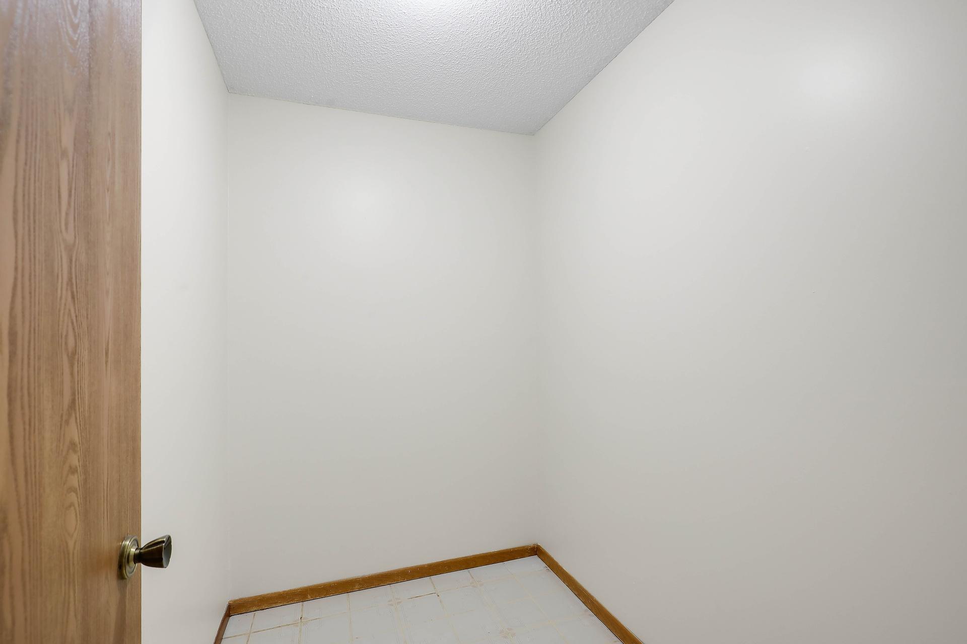 2150 Ridge Drive, Unit 14 St. Louis Park, MN 55416 - Photo 22 of 37