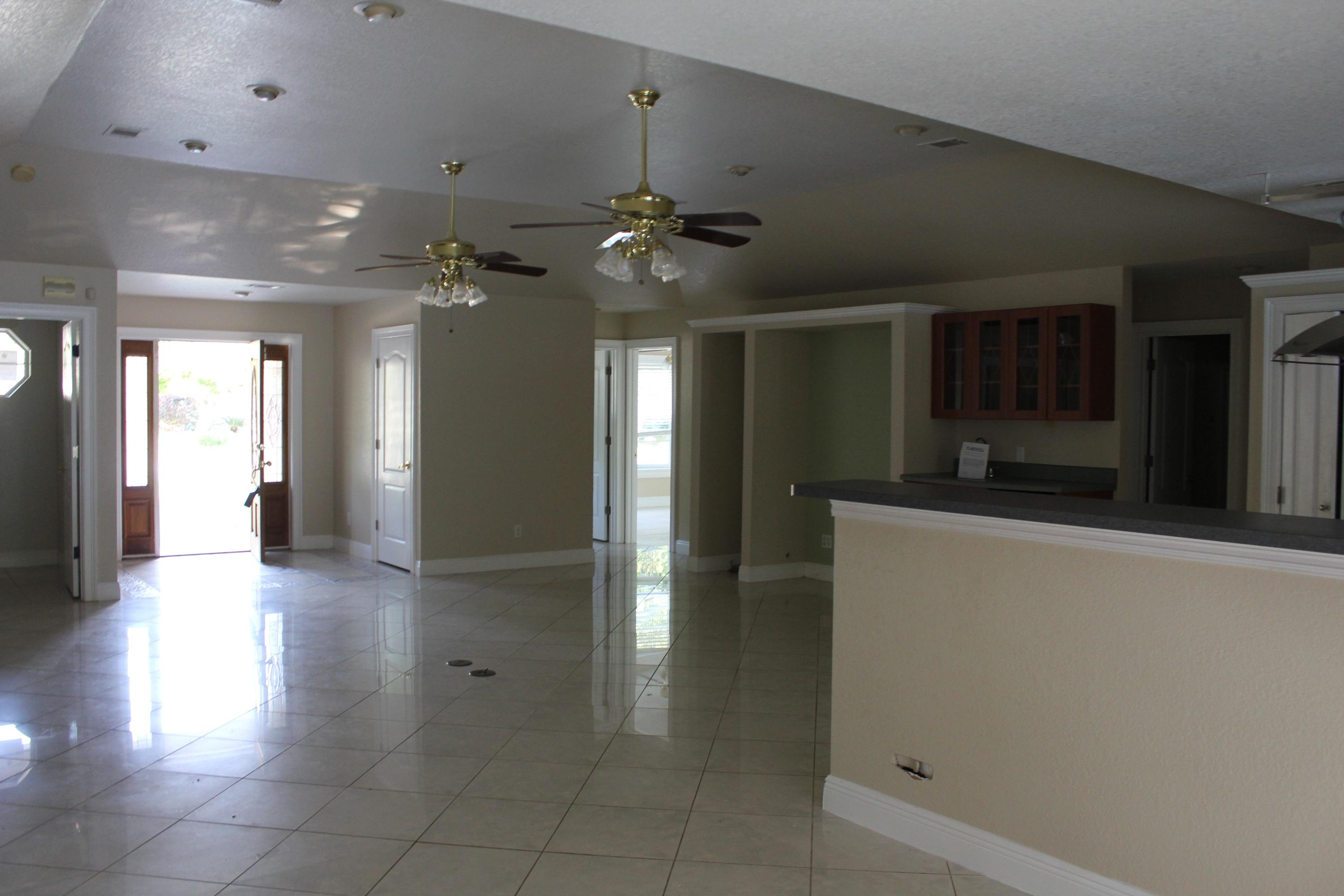 407 Evans Road Niceville, FL 32578 - Photo 4 of 11 Gallery Image 4