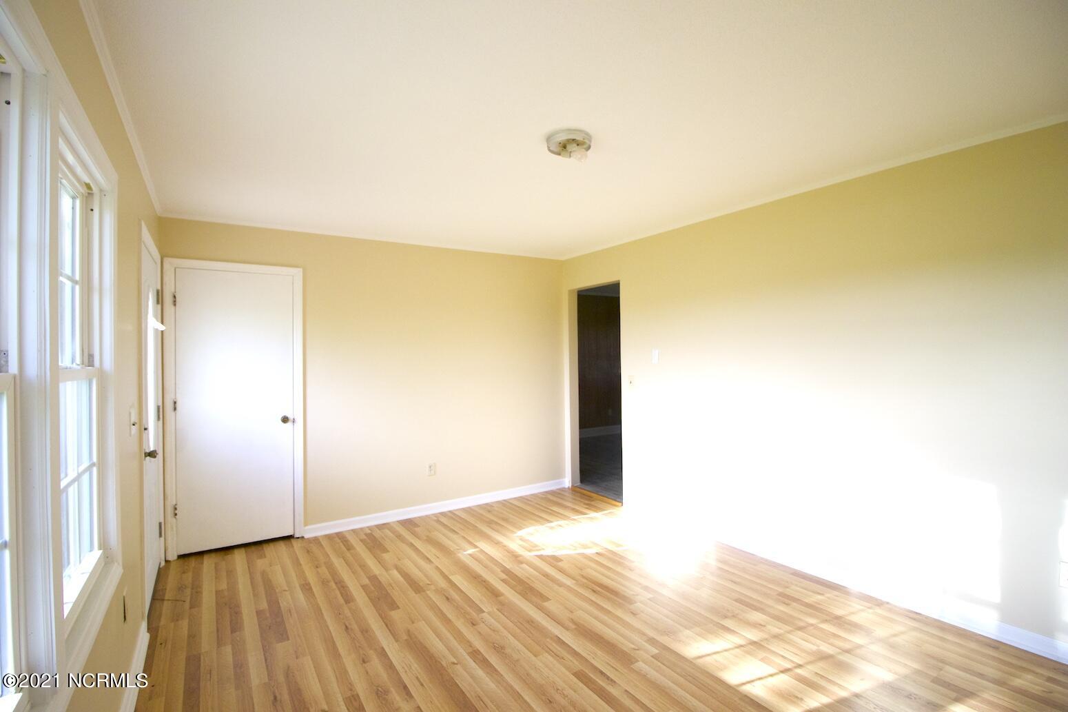 349 Lyman Road Beulaville, NC 28518 - Photo 4 of 22 Living room