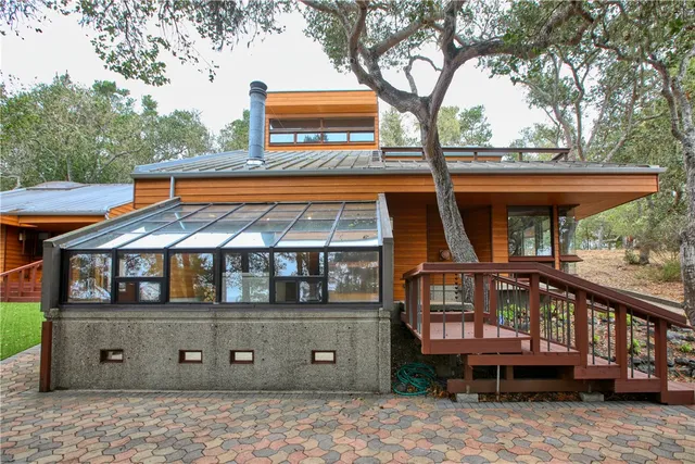 $1,688,000 | 1021 Hillcrest Drive, Cambria, CA 93428