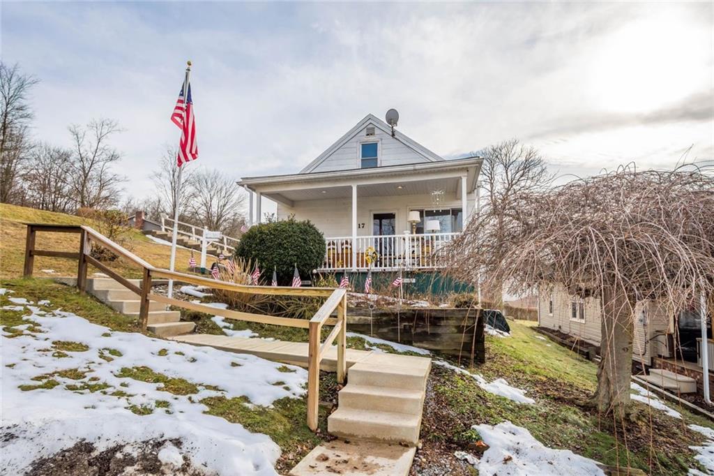 17 Hickory Street Burgettstown, PA 15021 - Photo 2 of 29