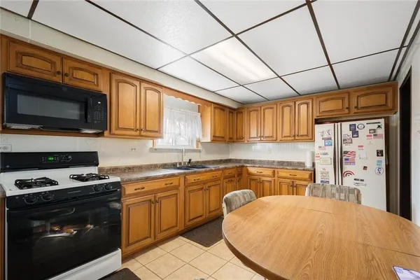 $95,000 | 17 Hickory Street, Burgettstown, PA 15021