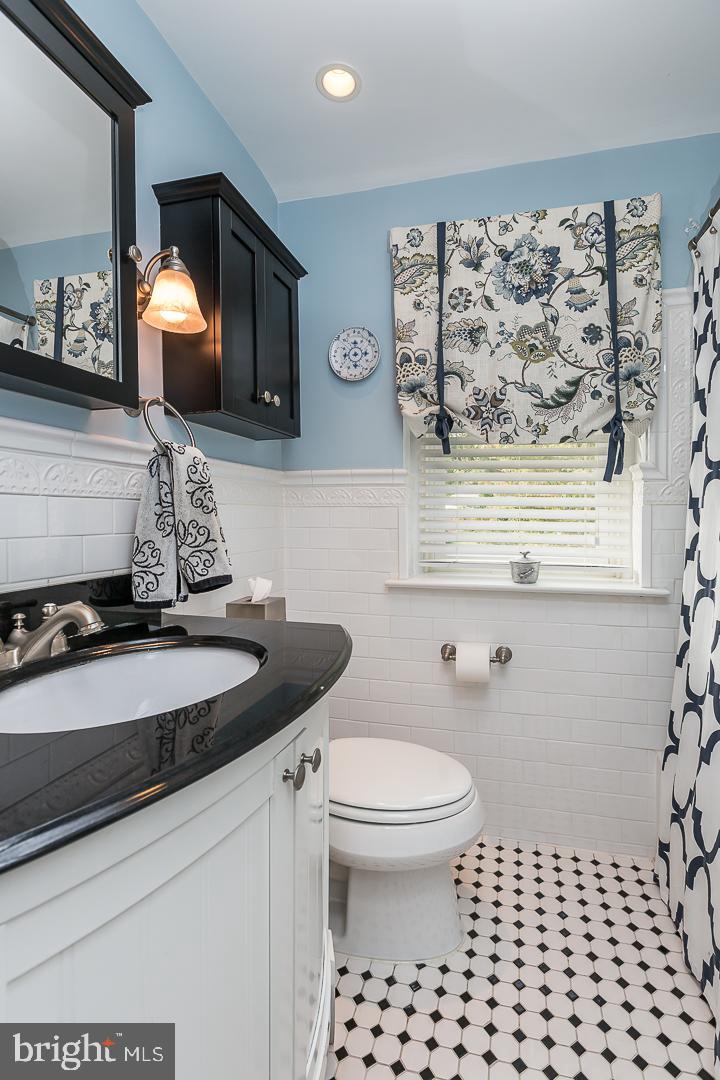 409 Devon Road Havertown, PA 19083 - Photo 29 of 44 Tiled Hall Bath