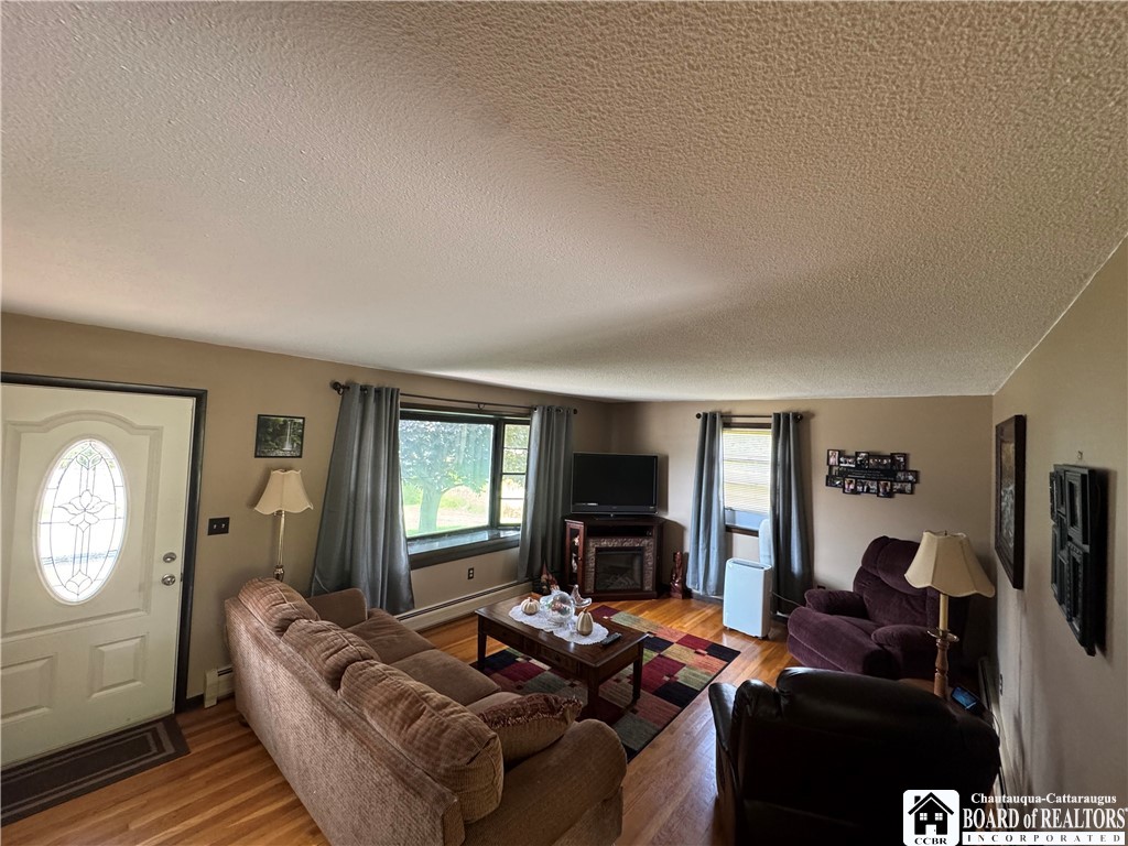 1522 4 Mile Road Allegany, NY 14706 - Photo 22 of 49 Livingroom