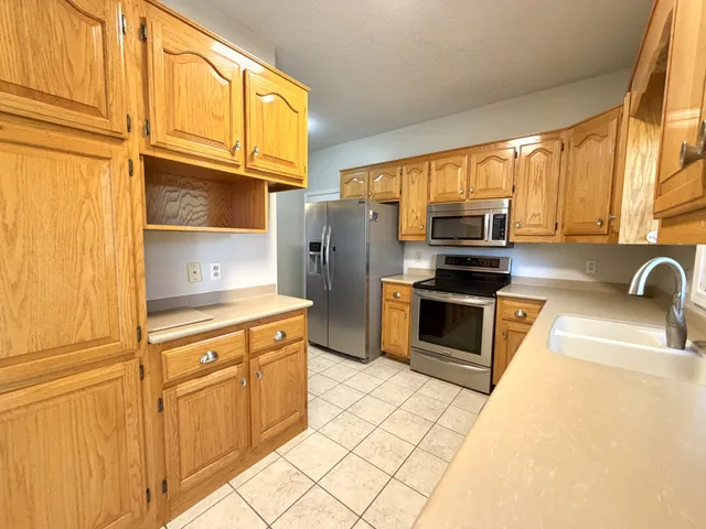 $2,100 | 1402 East Rhett Butler Road, Clarksville, TN 37042