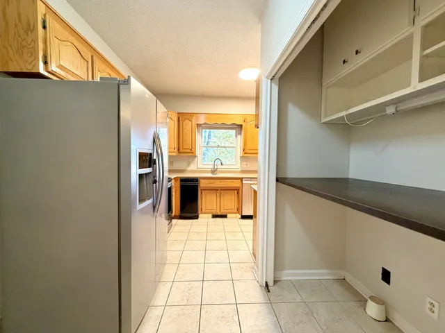 $2,100 | 1402 East Rhett Butler Road, Clarksville, TN 37042