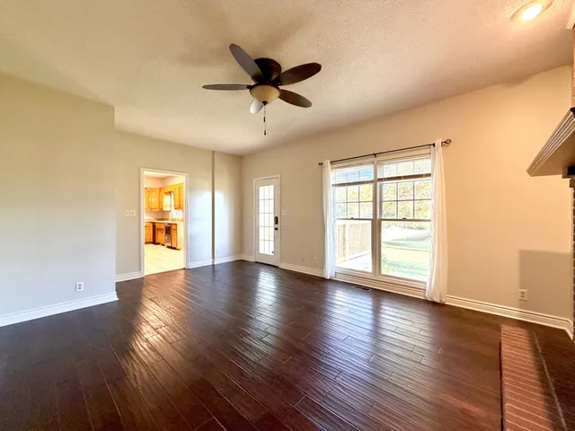 $2,100 | 1402 East Rhett Butler Road, Clarksville, TN 37042