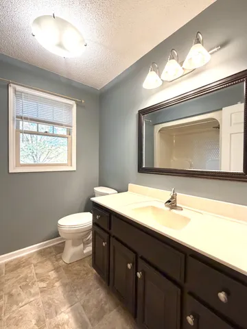 $2,100 | 1402 East Rhett Butler Road, Clarksville, TN 37042