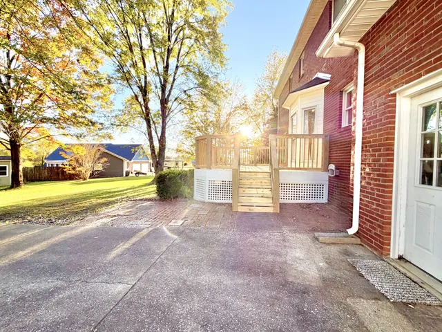 $2,100 | 1402 East Rhett Butler Road, Clarksville, TN 37042