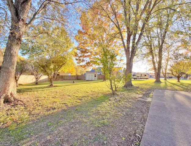 $2,100 | 1402 East Rhett Butler Road, Clarksville, TN 37042
