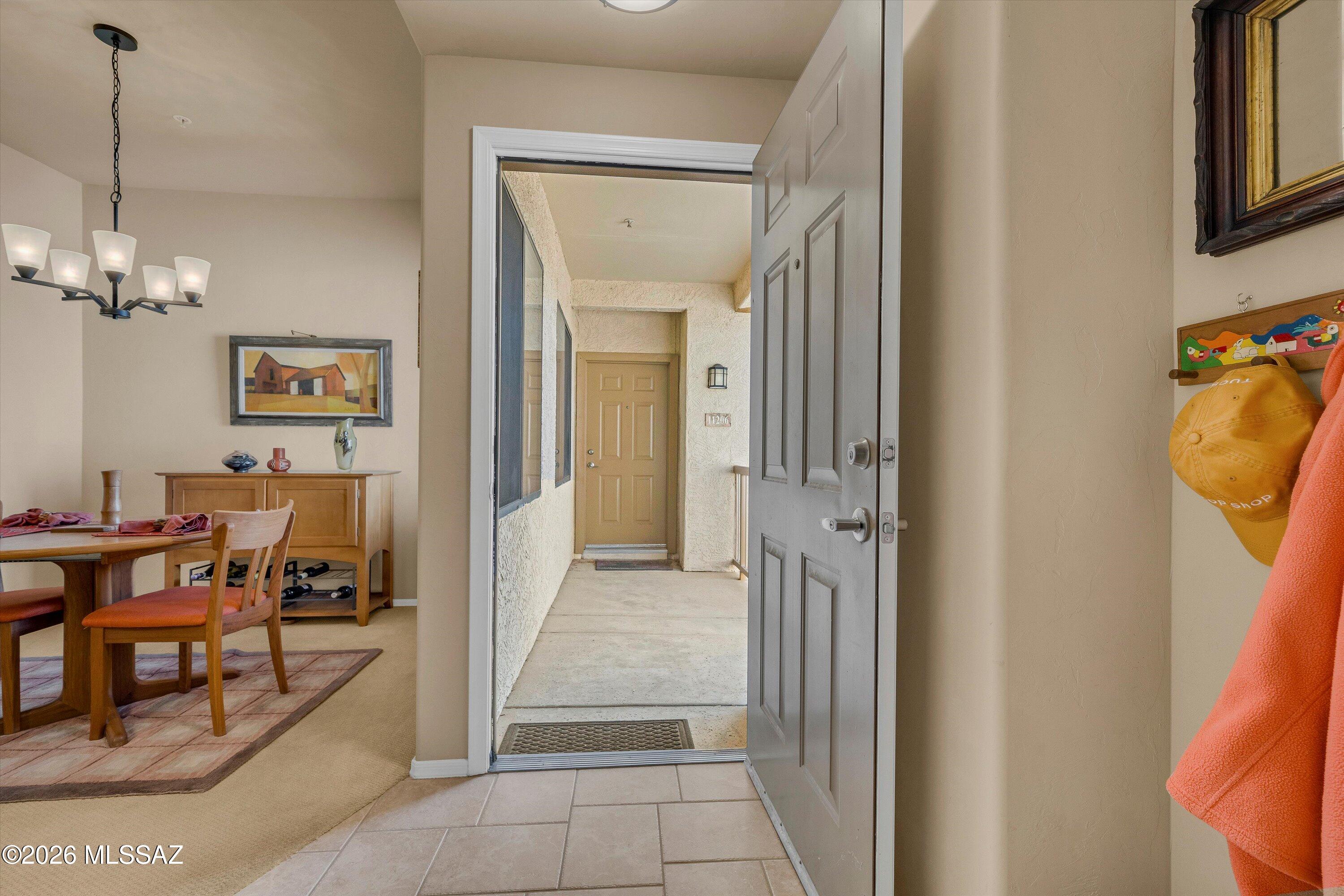 2550 East River Road, Unit 11205 Tucson, AZ 85718 - Photo 9 of 30 Foyer