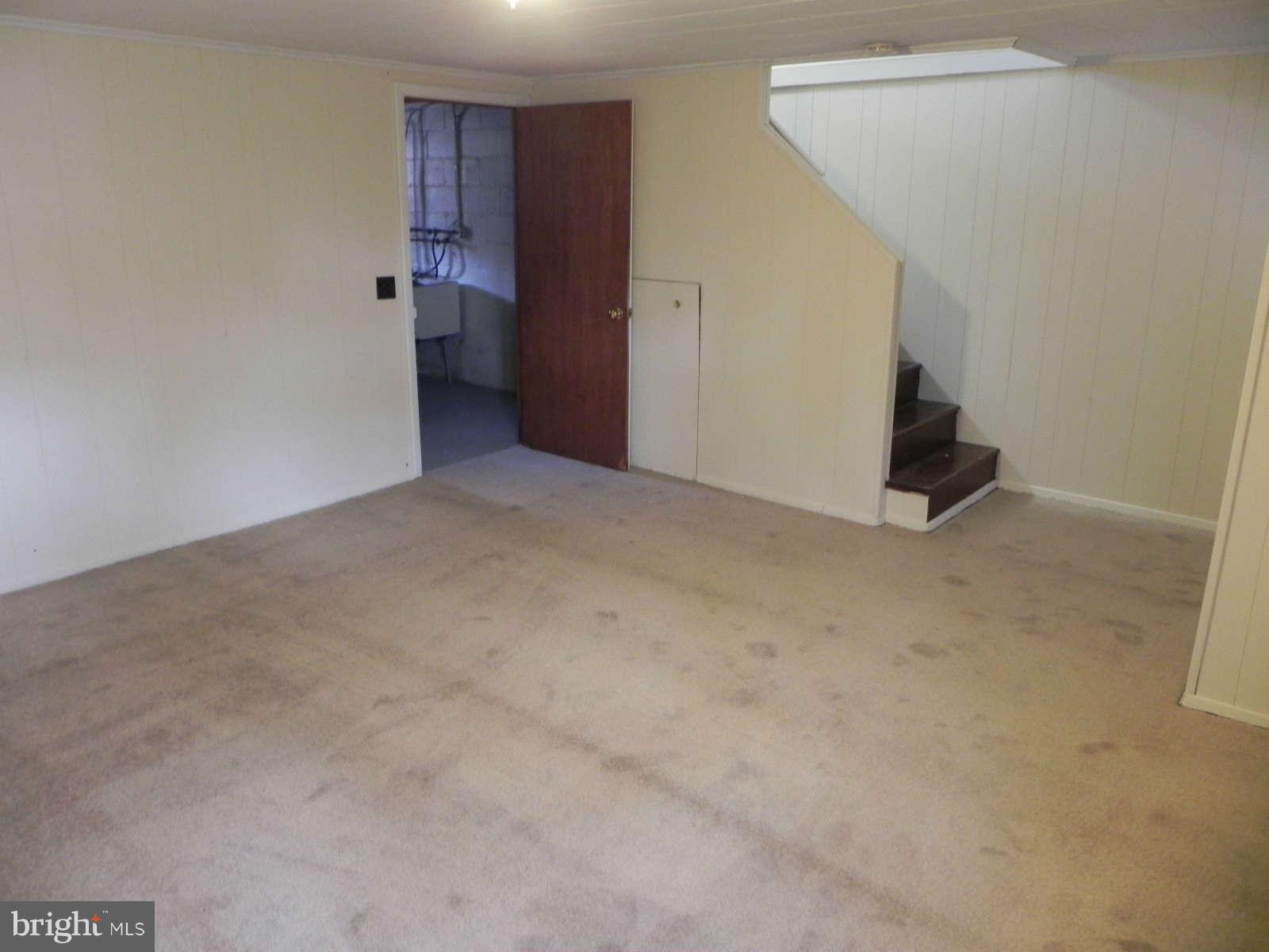 110 Overbrook Road Baltimore, MD 21212 - Photo 14 of 15 Lower level Family Room
