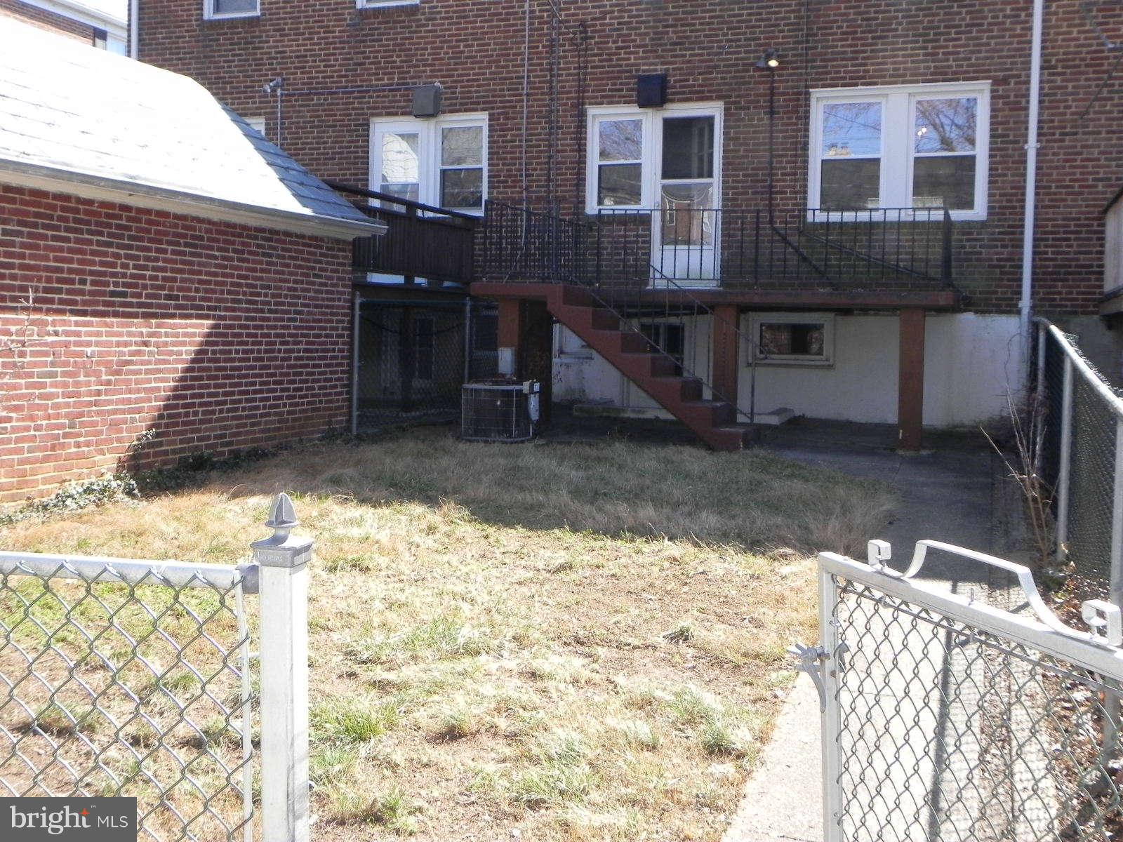 110 Overbrook Road Baltimore, MD 21212 - Photo 3 of 15 Fenced Rear Yard
