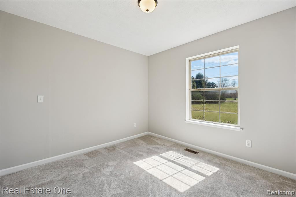 12465 Hyne Road Brighton, MI 48114 - Photo 24 of 45