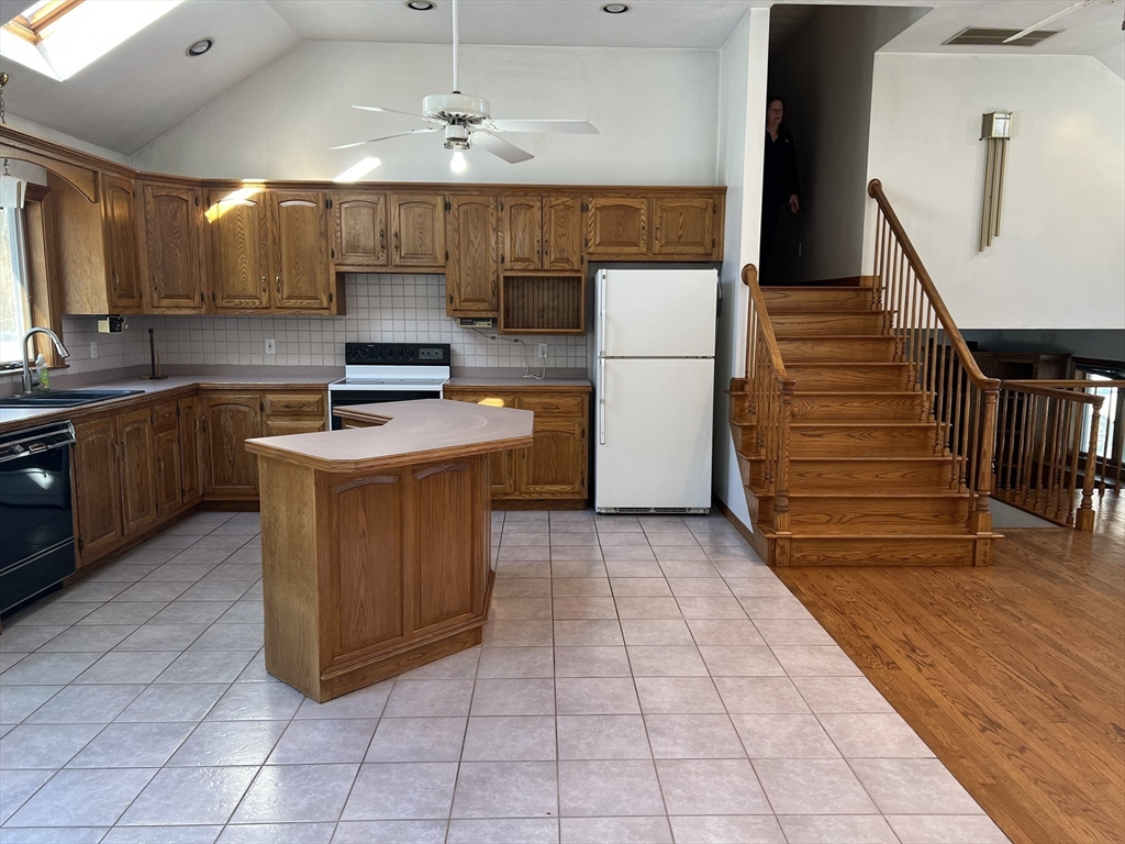 12 Grandview Road Methuen, MA 01844 - Photo 16 of 25 Gallery Image 16