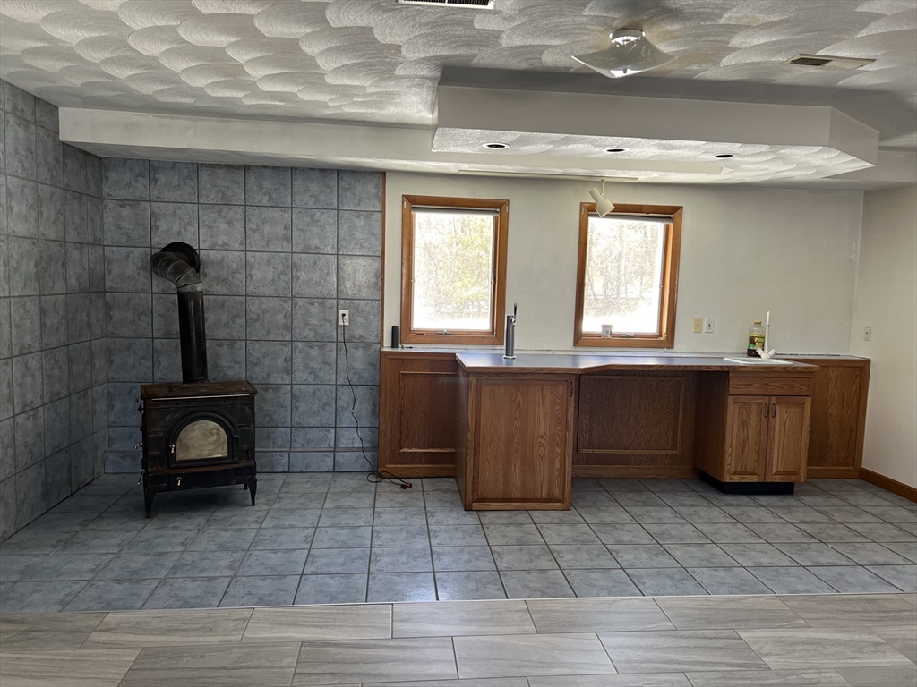 12 Grandview Road Methuen, MA 01844 - Photo 5 of 25 Gallery Image 5