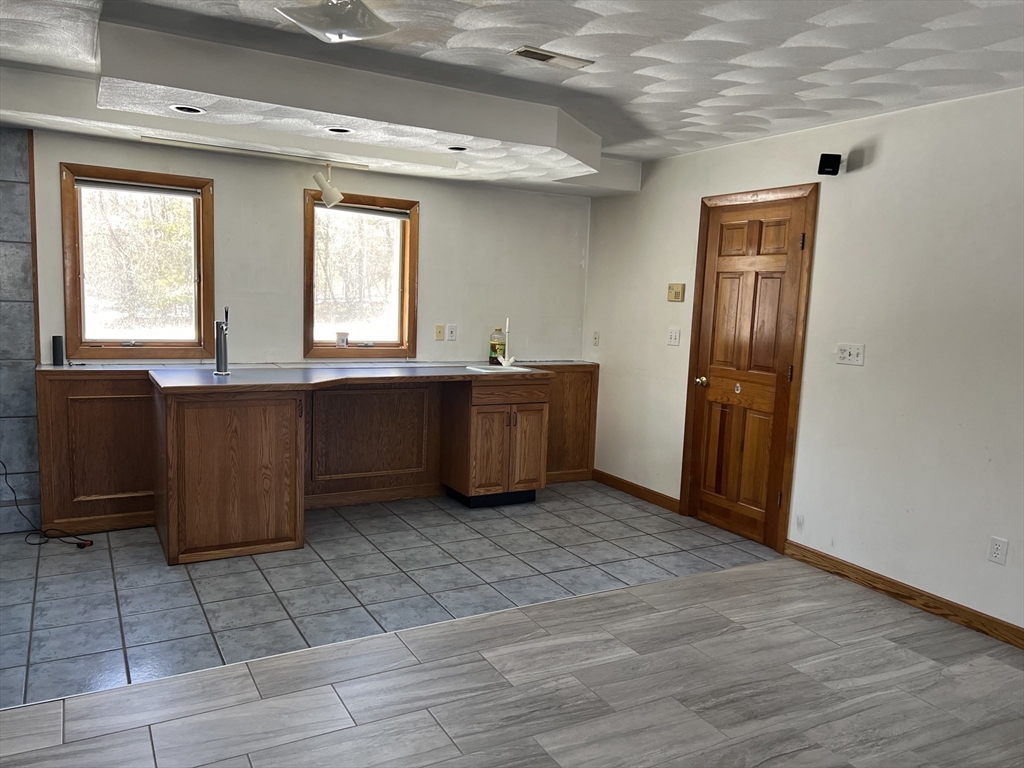 12 Grandview Road Methuen, MA 01844 - Photo 6 of 25 Gallery Image 6