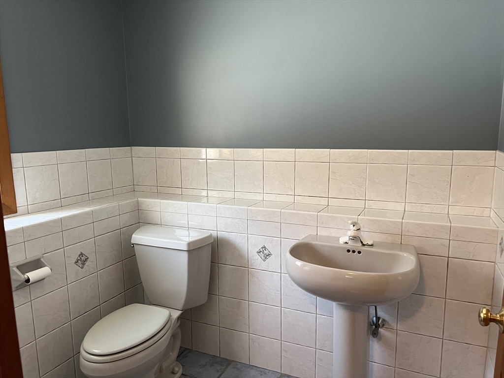 12 Grandview Road Methuen, MA 01844 - Photo 10 of 25 Gallery Image 10