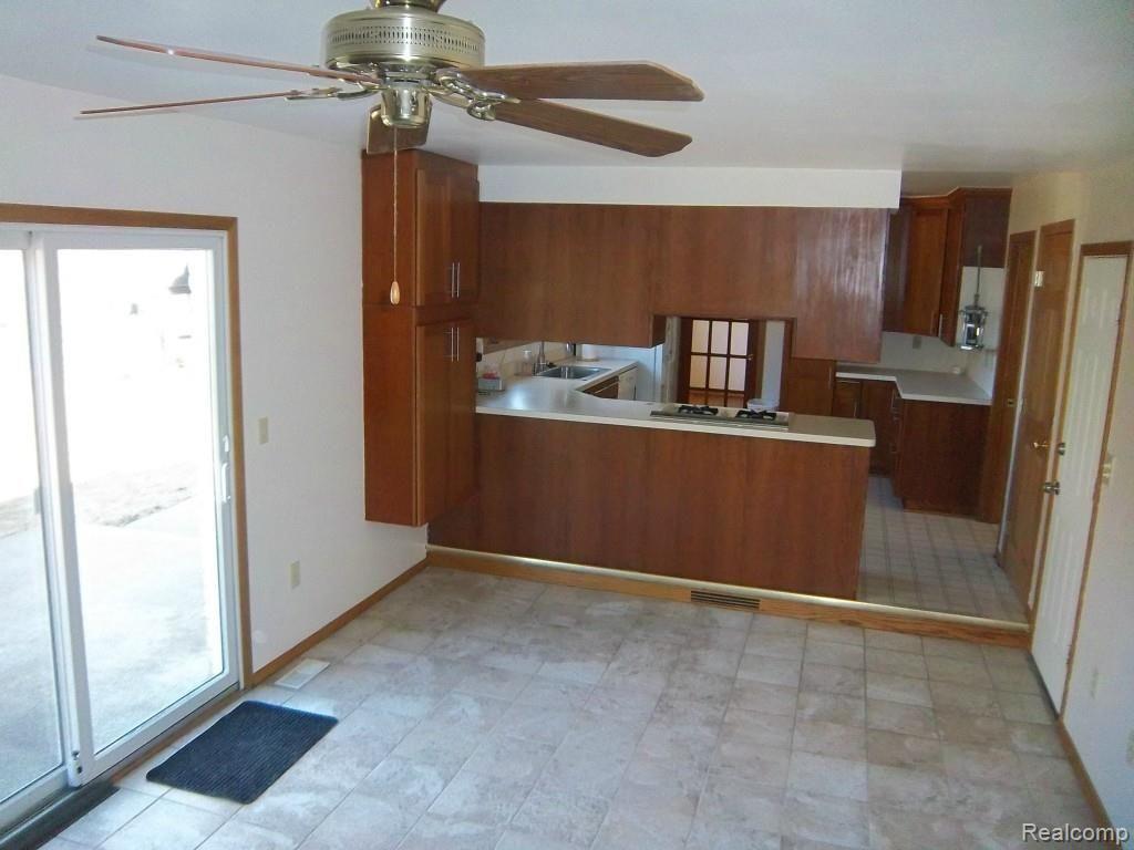 11325 Messmore Road Utica, MI 48317 - Photo 11 of 25 messmore kitchen cabs.jpg