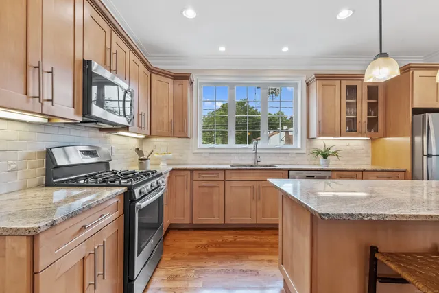 $795,000 | 214 Seaside Avenue, Stamford, CT 06902