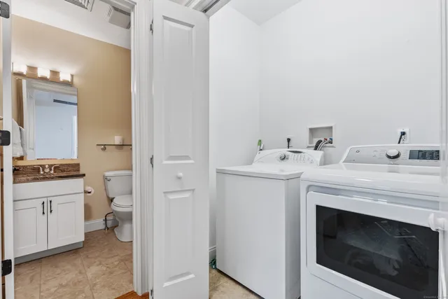 $795,000 | 214 Seaside Avenue, Stamford, CT 06902