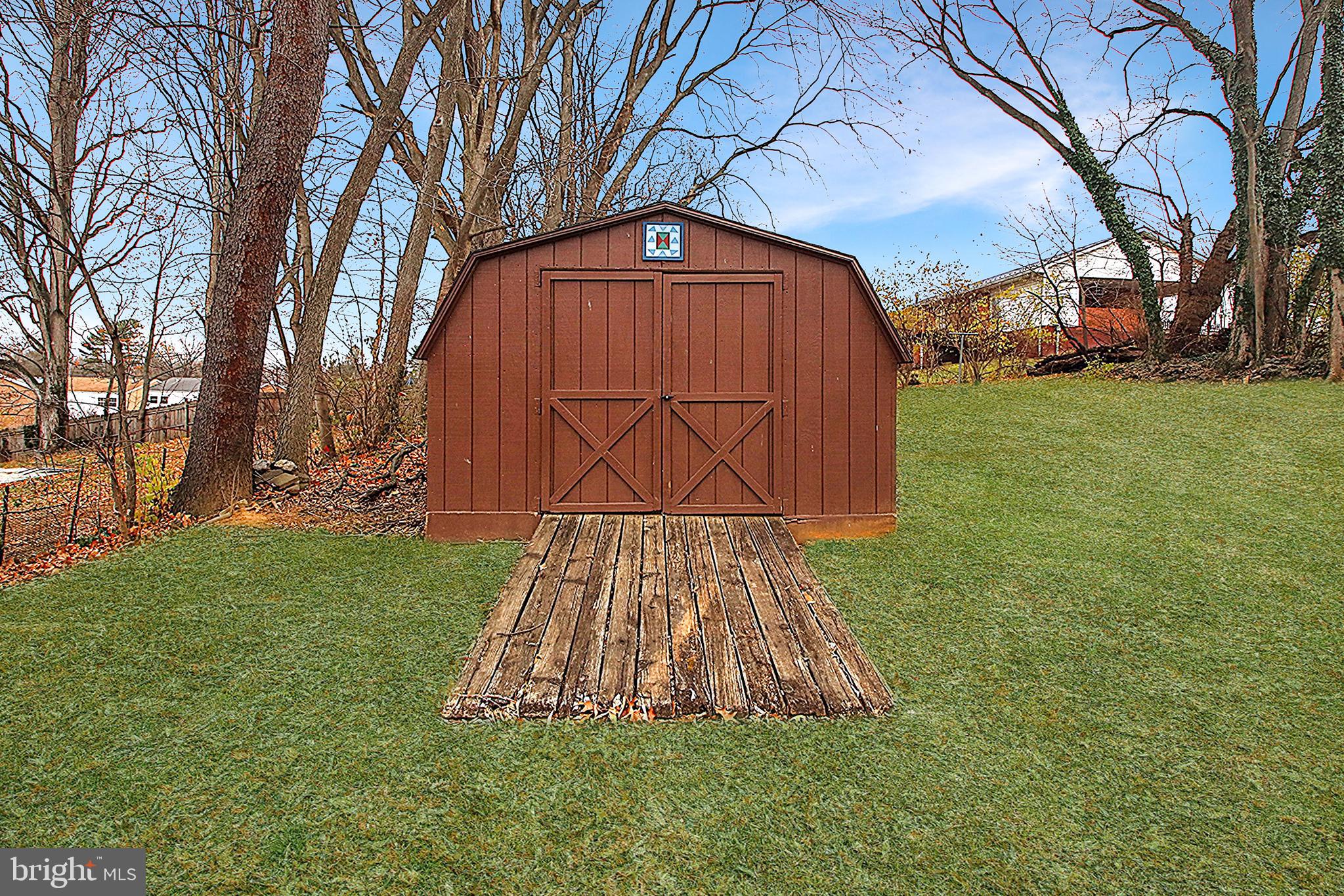 414 Beaver Creek Road Hagerstown, MD 21740 - Photo 31 of 33 a view of backyard with tree