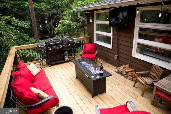 232 Nottingham Hill Annapolis, MD 21405 - Photo 17 of 70 a view of balcony with chairs