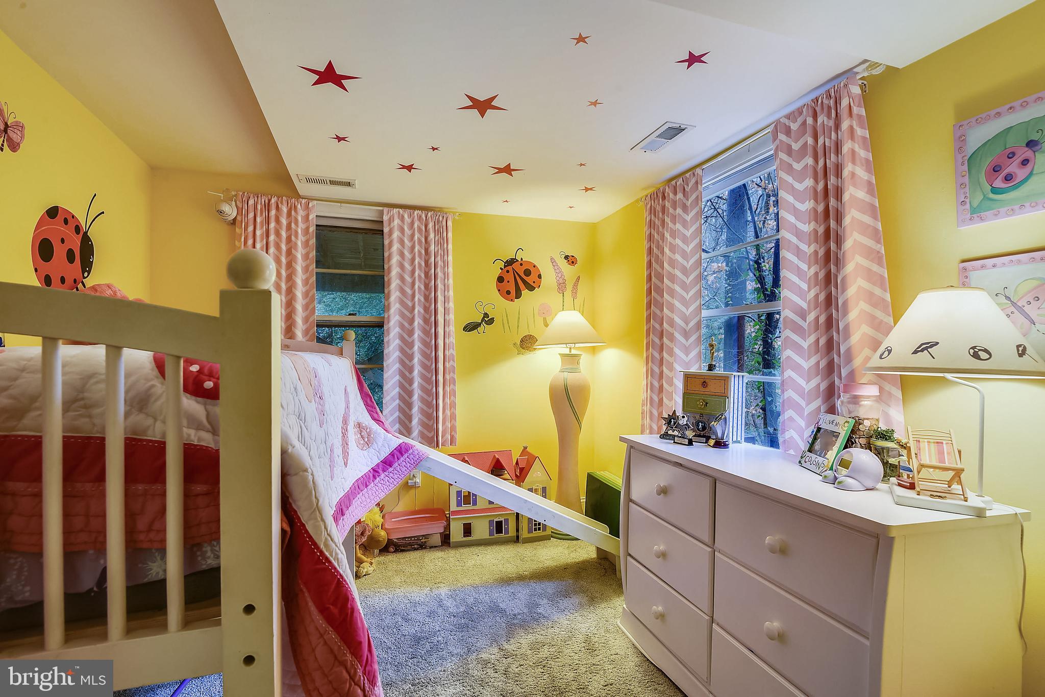 232 Nottingham Hill Annapolis, MD 21405 - Photo 36 of 70 a bedroom with a bed and a window