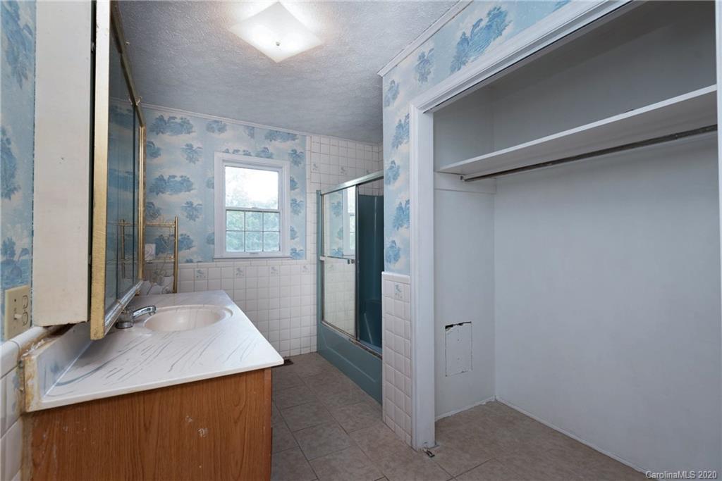 3717 Jamestown Road Morganton, NC 28655 - Photo 14 of 33 Gallery Image 14