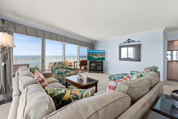 $1,115,000 | 1133 West Ocean Drive, Unit 16, Key Colony Beach, FL 33051