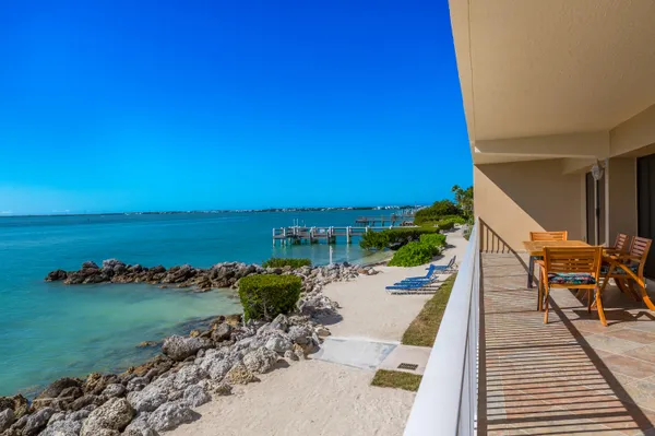 $1,115,000 | 1133 West Ocean Drive, Unit 16, Key Colony Beach, FL 33051