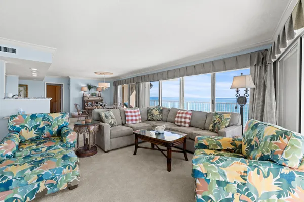 $1,115,000 | 1133 West Ocean Drive, Unit 16, Key Colony Beach, FL 33051