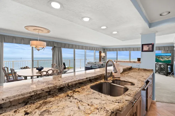 $1,115,000 | 1133 West Ocean Drive, Unit 16, Key Colony Beach, FL 33051