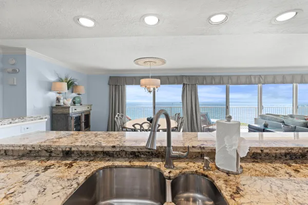 $1,115,000 | 1133 West Ocean Drive, Unit 16, Key Colony Beach, FL 33051