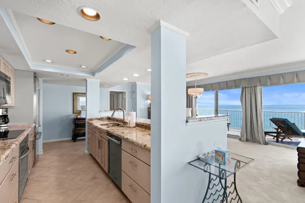 $1,115,000 | 1133 West Ocean Drive, Unit 16, Key Colony Beach, FL 33051