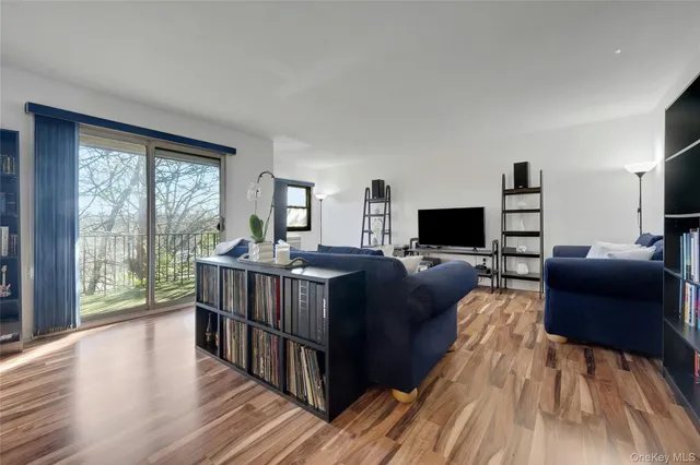 $224,900 | 55 Fieldstone Drive, Unit 37, Hartsdale, NY 10530