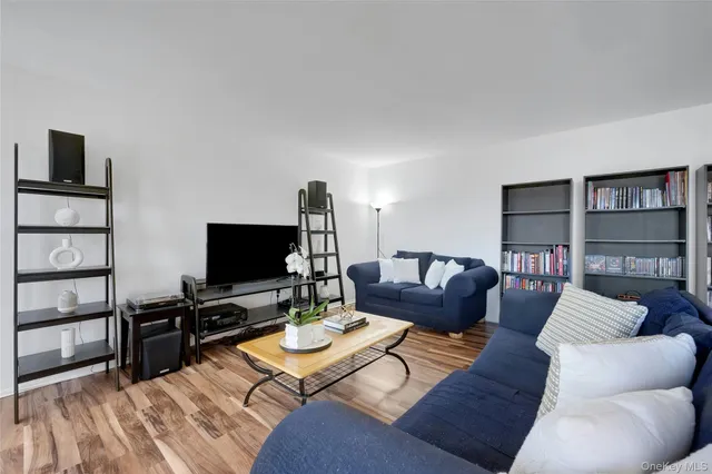 $224,900 | 55 Fieldstone Drive, Unit 37, Hartsdale, NY 10530