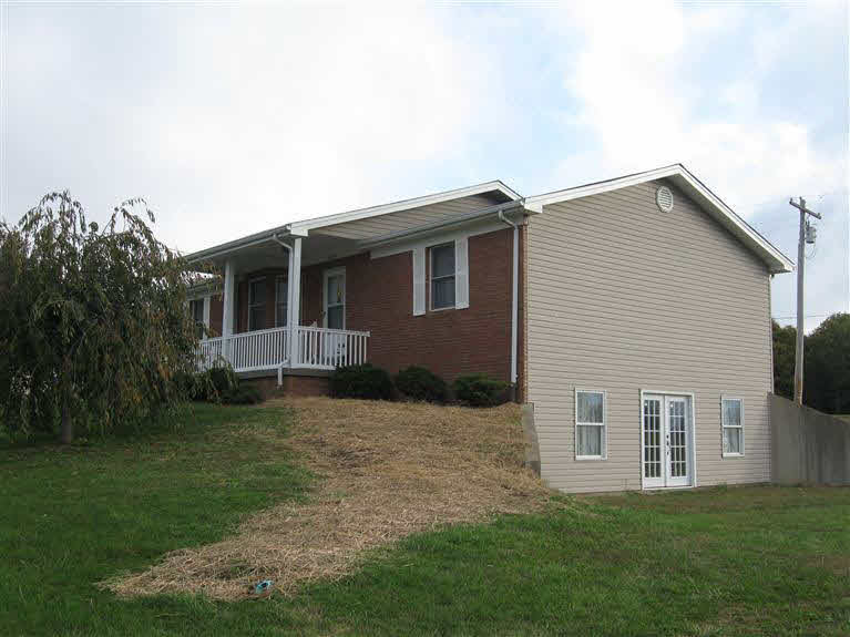 4870 Raymond Road Northeast Corydon, IN 47112 - Photo 3 of 18