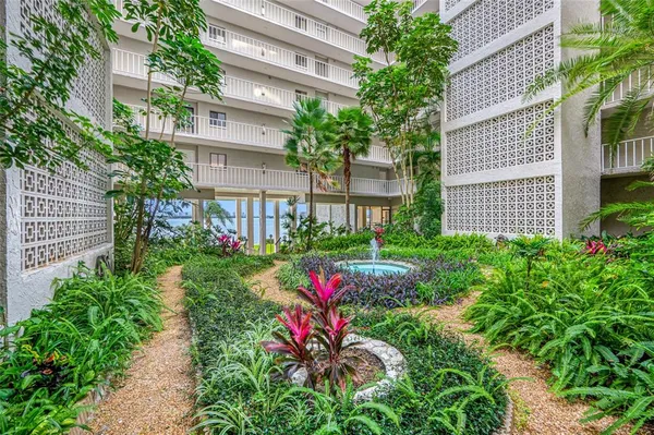 $340,000 | 500 North Osceola Avenue, Unit 810, Clearwater, FL 33755