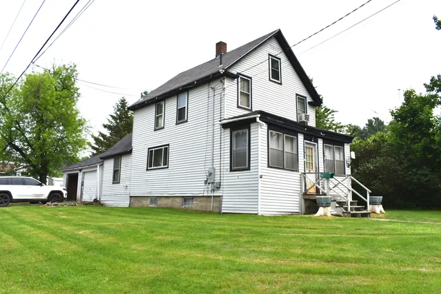 $159,900 | 28 Libby Street, Lincoln, ME 04457