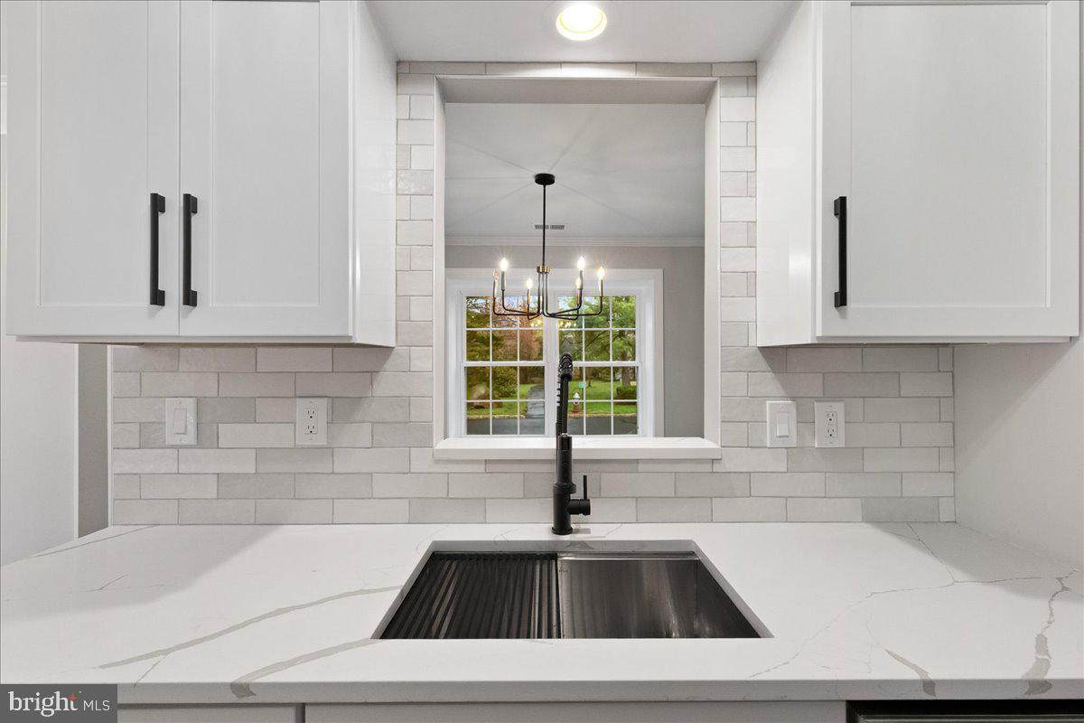 21 Andover Circle Princeton, NJ 08540 - Photo 11 of 31 a bathroom with a sink and bathtub