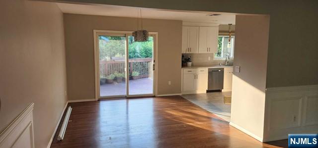 377 Chelsea Street Paramus, NJ 07652 - Photo 2 of 8