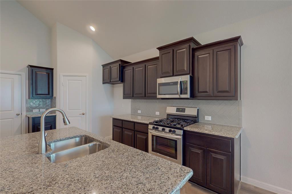 821 Falcon Road Argyle, TX 76226 - Photo 14 of 38