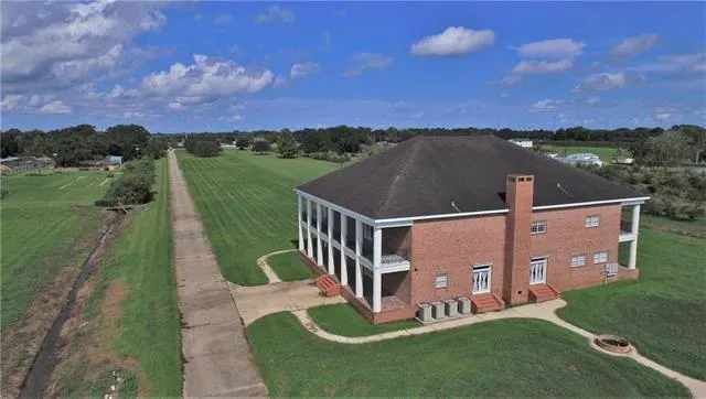 $25,000 | 13864 Highway 23, Belle Chasse, LA 70037