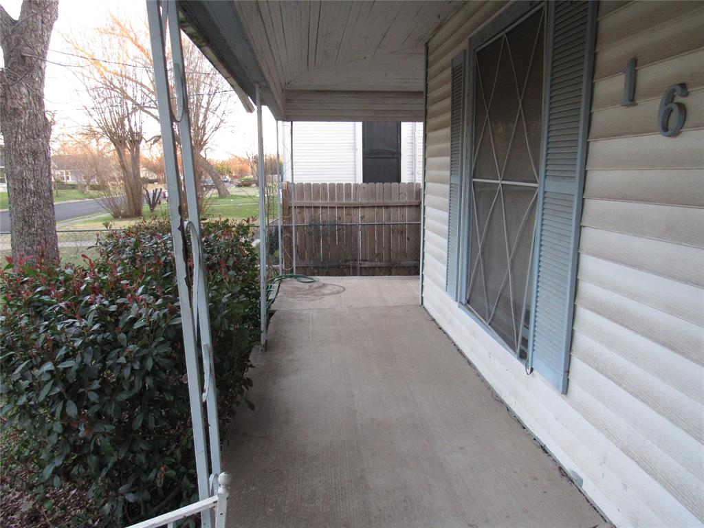 1622 North 6th Street Waco, TX 76707 - Photo 5 of 17 a view of a porch